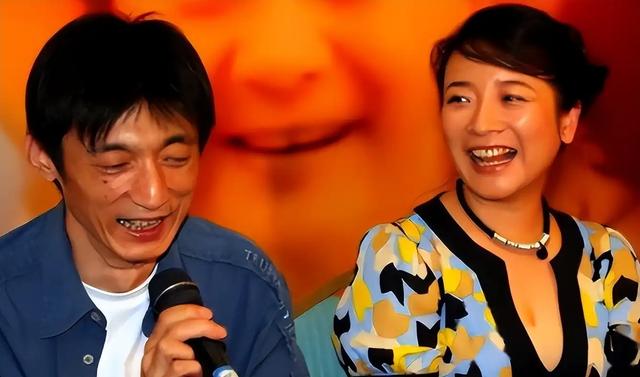 她是国家一级女演员，多次给丈夫戴绿帽，重病丈夫坐轮椅也不离婚