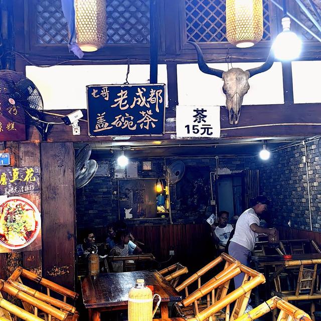 我在成都，三天三夜没想通：这座城市到底安逸在哪里？