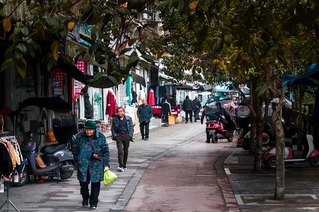 【地名里的垫江】顺城街：因沿城墙外护城河边延展而得名