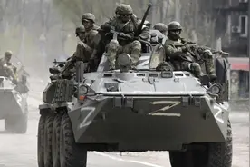 俄军凌晨打响总攻，全面突破恰索夫亚尔，乌军丢弃装备弃城而逃图片