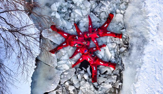 内蒙古呼伦贝尔：冰浮，不一样的冰雪体验