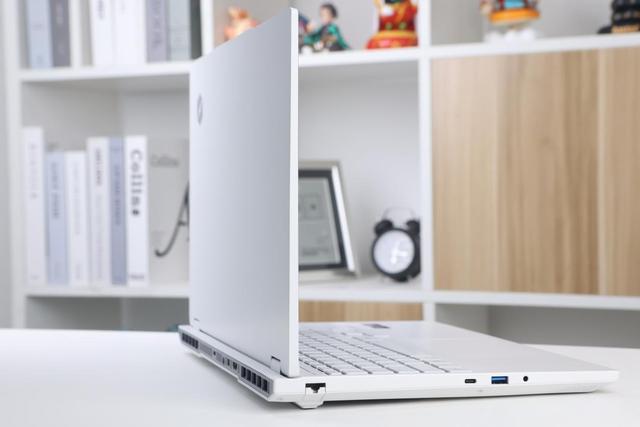 机械革命蛟龙16 Pro 2025评测：锐龙9 9955HX处理器+新模具带来全方位进化