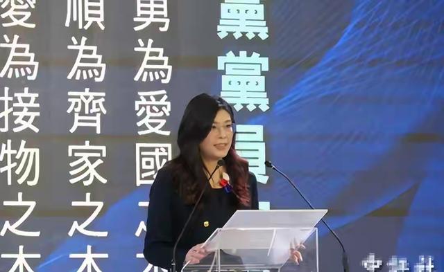 郑丽文不装了？国台办回应武统后，郑丽文宣称：绝不放弃武力保台