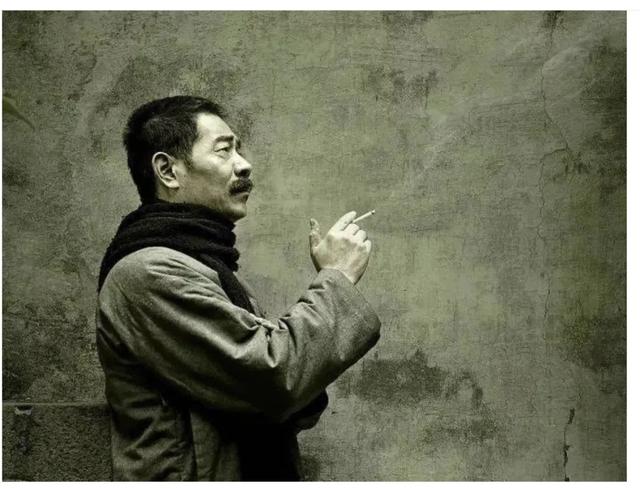 鲁迅抽的只是烟吗？