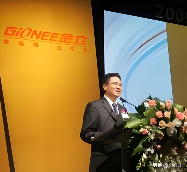 一夜输掉7亿美元，欠下200多亿跑路，“手机教父”因赌博沦为老赖