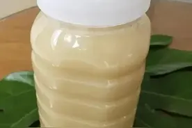 造假蜂蜜的原材料并不全是白糖，购买假蜂蜜的人是自愿购买的图片