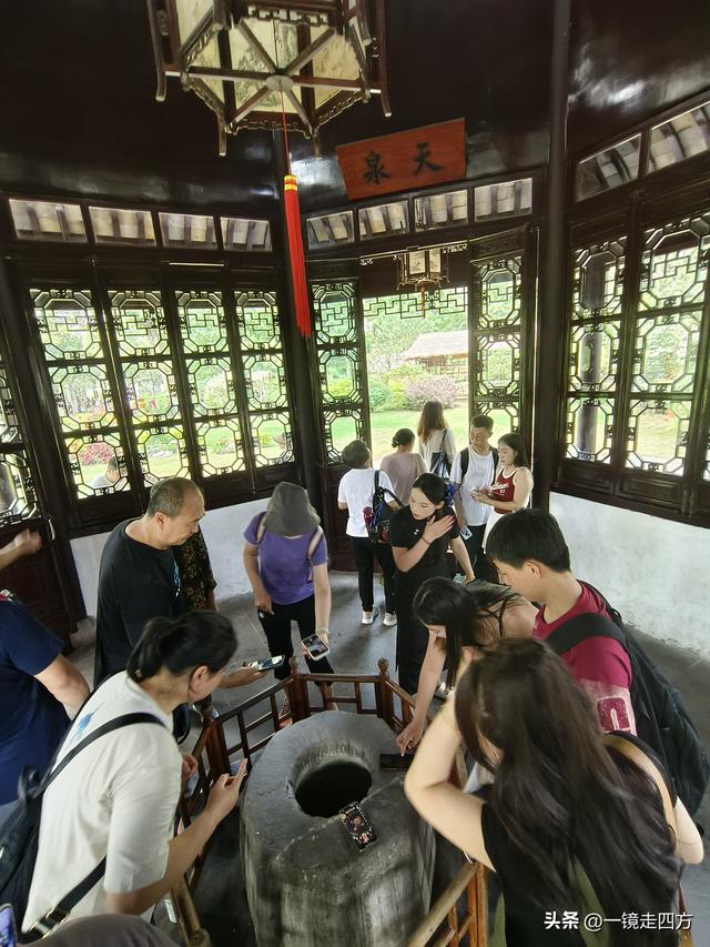 临近国庆，在还很闷热的天气里，游览市内现存最大的园林拙政园