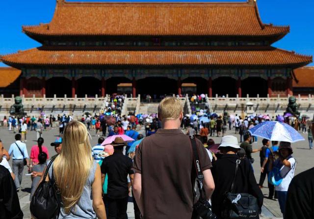 免签一落地！俄罗斯人疯涌进中国，这些城市日进斗金笑到合不拢嘴