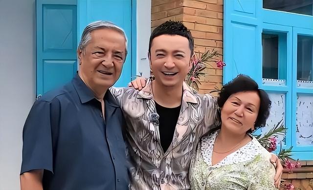 离婚后只字不提尼格买提，一别两宽3年后，才发现他们不是一类人