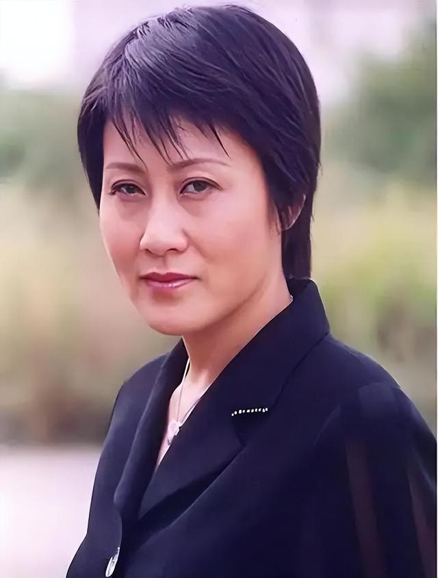 没想到，63岁张凯丽，因九三阅兵上的一个动作，再次实现口碑暴增