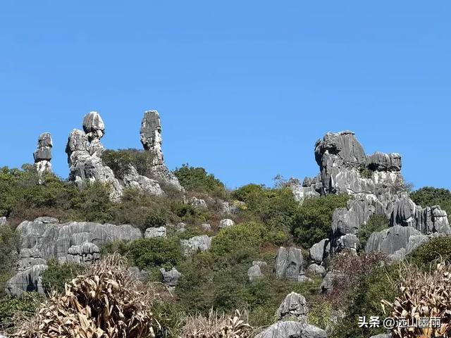 走石林仙女湖、观雷打石石林,徒步穿越绵延石林间,我们惊叹不已