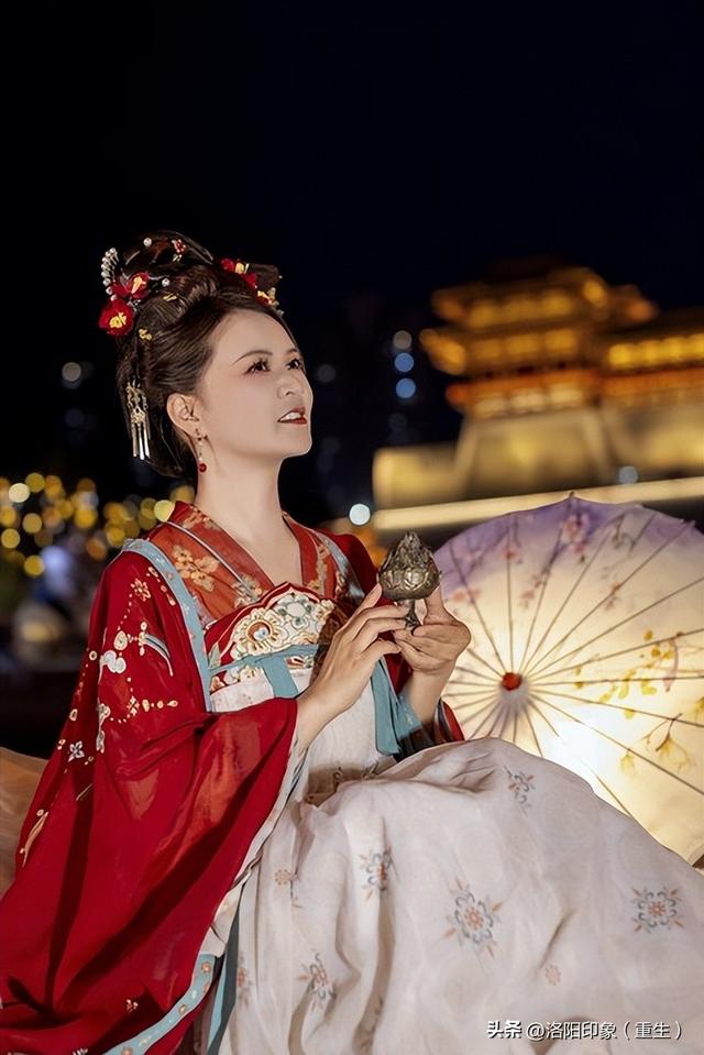 汉服攻占洛阳！满城穿越的“神都”拿捏了年轻人的终极嗨点