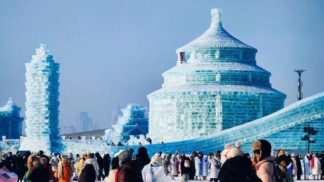 哈尔滨冰雕，除了YYDS还能这样夸！