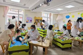 中医“治未病”理念进校园 小儿推拿守护幼儿健康成长图片