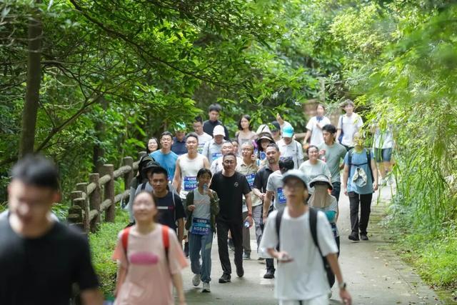 “步”忘初心，与健康同行！山海徒步共迎华大26周岁生日