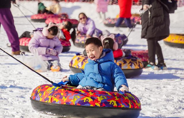 第十五届鸟巢欢乐冰雪季开幕 创新“双区”模式打造全民冬日狂欢