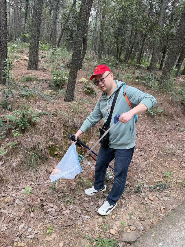 菁华社区“登山公益行”：攀登旺山 环保随行