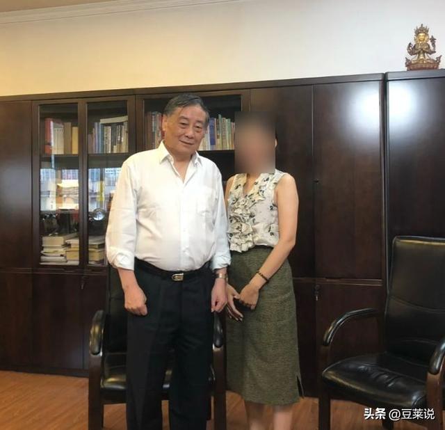 宗馥莉事件最新进展！直接将弟弟们从公司除名！态度强硬不惯着！