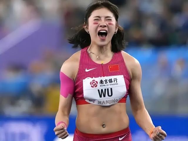 体坛格局要变？吴艳妮创造历史，里子面子都赢了，走上谷爱凌老路