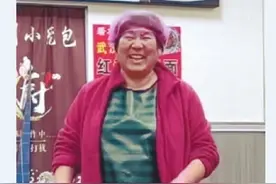 浙江小伙回沈阳看妈妈，三次提醒妈妈没认出来！网友纷纷泪目图片