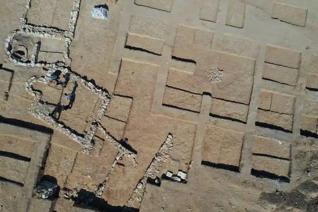 石碑下的驱逐,塞巴斯提亚村民守护的不只是土地,更是文明记忆