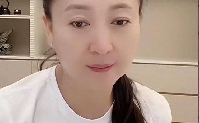 赵本山也没想到，闫学晶塌房没多久，爱徒孙立荣因一举动口碑暴增