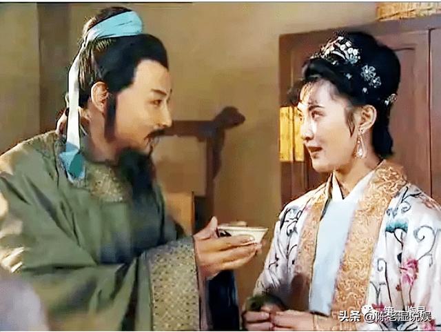 姜还是老的辣！婚内出轨、污蔑前夫三十年，70岁奚美娟"人设崩塌"