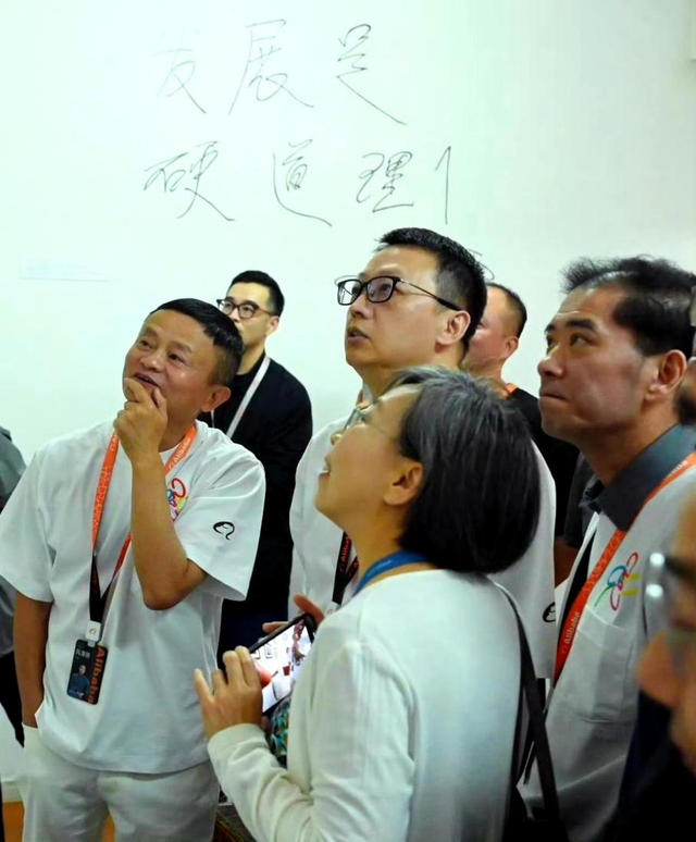 刘强东别无选择，京东必须放手一搏