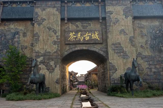 赴云巅之约!12天云南软卧专列抢位啦