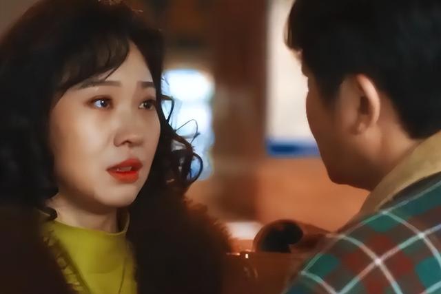 许亚军捧着，段奕宏护着，郭京飞宠着，演了55部戏，41岁终于红了