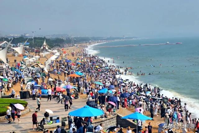 日照海滩被“攻陷”？本地人笑了：这才叫夏天的海味！