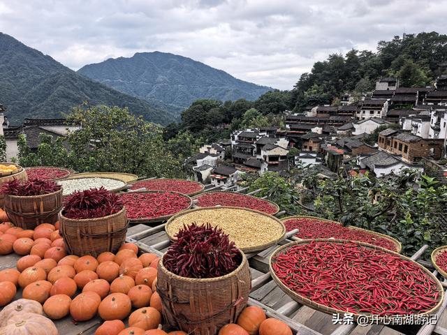 2025年秋老姐俩江西行，去篁岭看晒秋