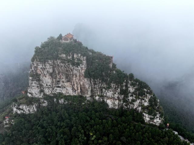 淄川马鞍山雨后云海奇观：仙境醉游人