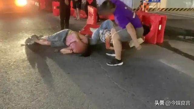 辽宁酒后杀朋友后续：警方通报，网友曝两人是发小，家里只剩父亲