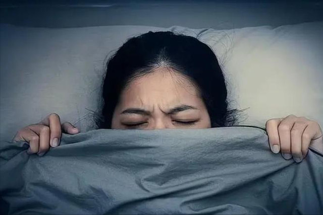 肺有没有问题，睡觉就知道？肺不好的人，晚上睡觉多会有7个异常