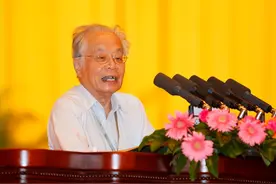 何祚庥的业内评价有多高？杨振宁等四面八方的高度评价14图片