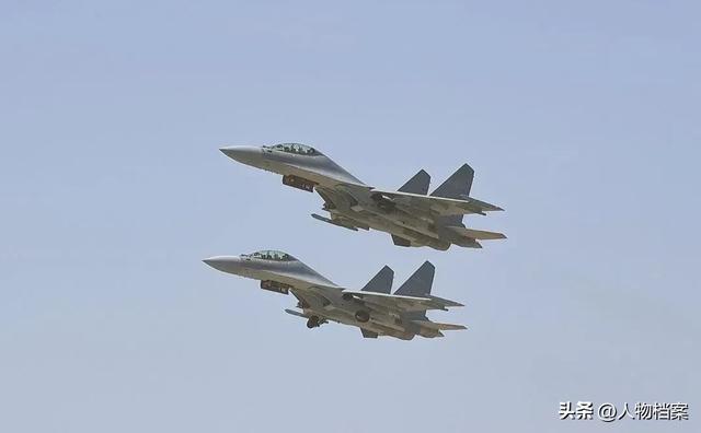 终于反击了！中国战机对硬闯台海英舰发起攻击 英媒：只差发射导弹