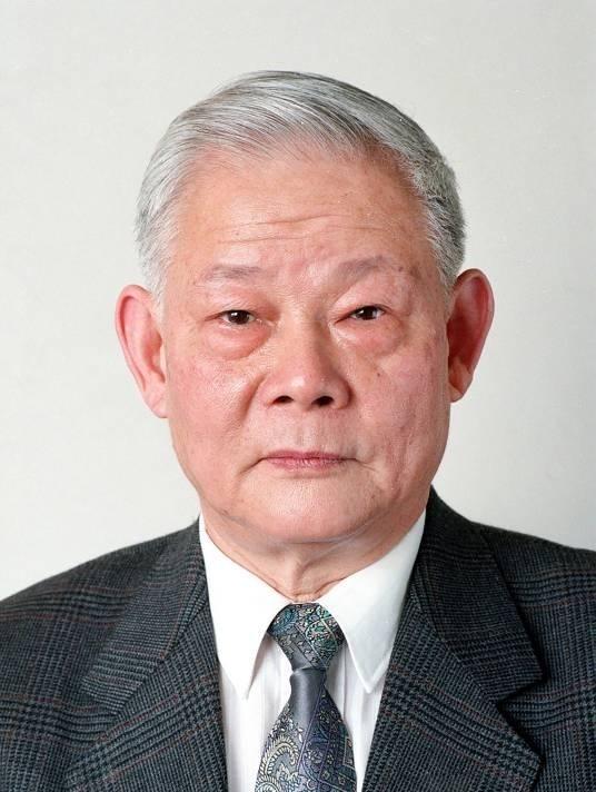 李瑞环说：叶选平是叶帅的儿子，但水平比我高，为啥不能当省长？