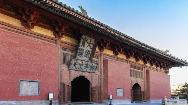 中国避暑古都TOP1！25℃的夏天里，石窟古建碳水全满足，人均500