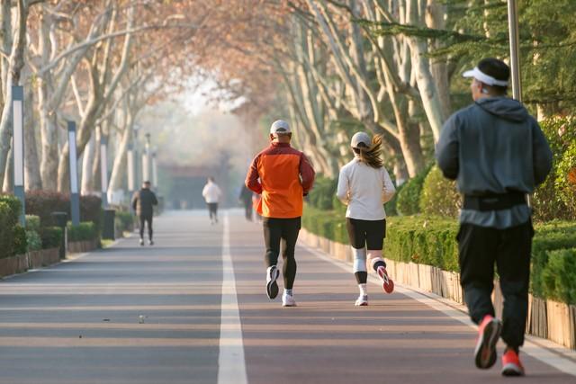 学医后才明白，稳定血糖最好的运动，不是快走慢跑，而是这个