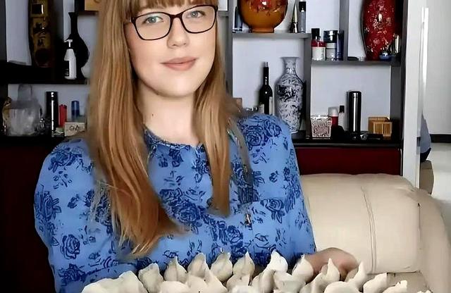 河北1男子网恋娶到美国女孩，婚后，得知女孩身份惊得目瞪口呆！