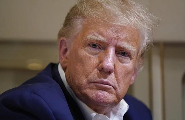 沉寂24小时后，特朗普乖乖放人了	，中国军舰出动，传递了哪些信号