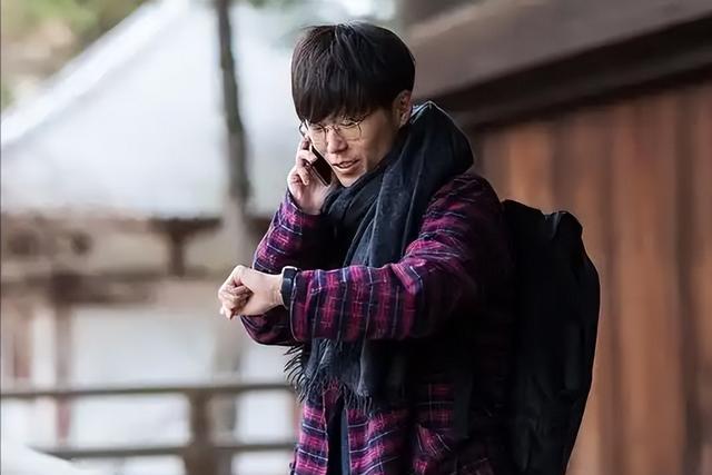 日本机场挤满了回国的人：有人提前结束行程，有人辞工返华