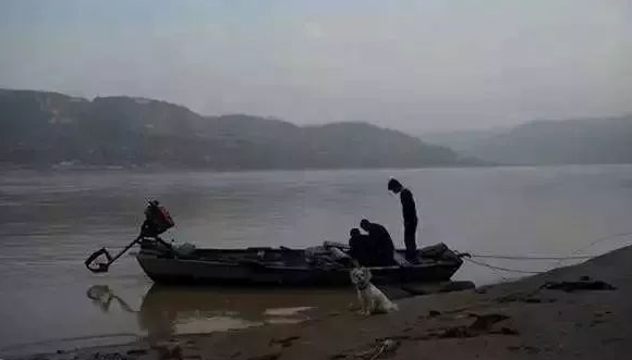 捞尸人为何会挟尸要价？扬言最怕打捞花季少女，事后用鸡血洗手！