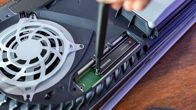 知名舅舅称索尼将推出新PS5 Slim数字版 价格不变容量缩水