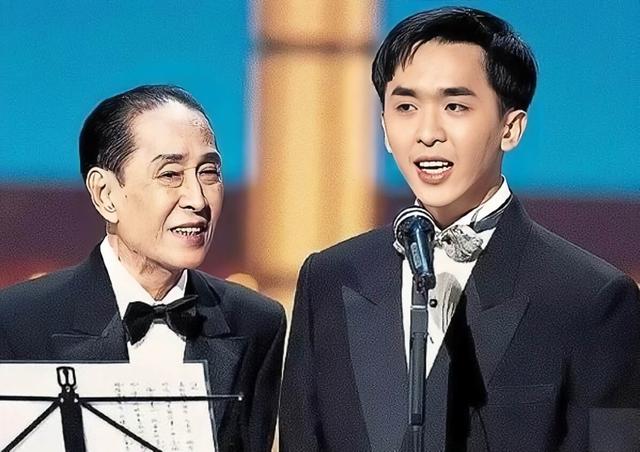 香港知名男星手握4.8亿地皮，售卖多年无人问津，成废墟杂草丛生