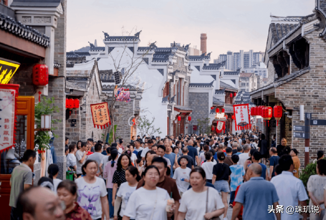双节景区的人山人海，藏着经济新信号，文旅产业成20年新兴红利