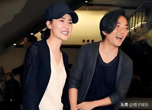 21岁拍三级，30岁被出轨，38岁嫁大佬，如今52岁没孩子也被宠成宝
