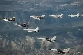 印巴停火，歼-10CE和霹雳-15E导弹火遍全球，中航工业笑了！图片