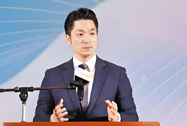 赖清德下令实弹备战，蒋万安向大陆表明立场	，台独与外部势力暧昧